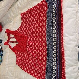 Cute top and soft no boundaries size large